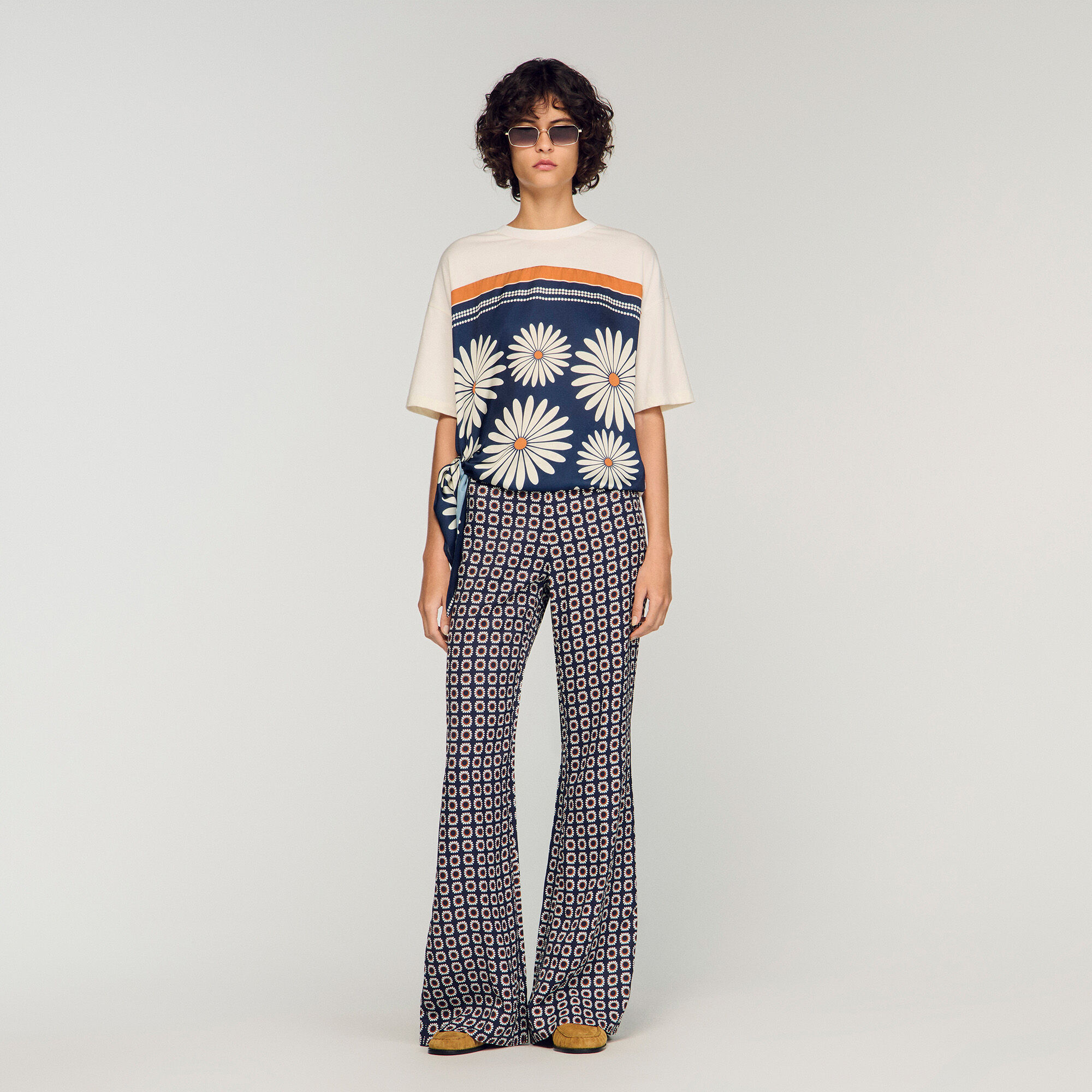 Floral-Print Floaty Trousers : Pants color Deep blue / Ocher