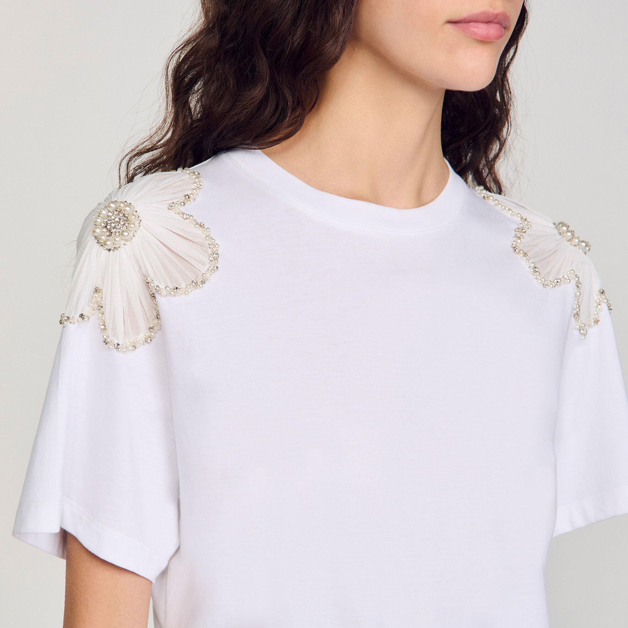 【SANDRO】 Floral Embroidery Tee Floral embroidery T-shirt black / gray For Women | Sandro Paris