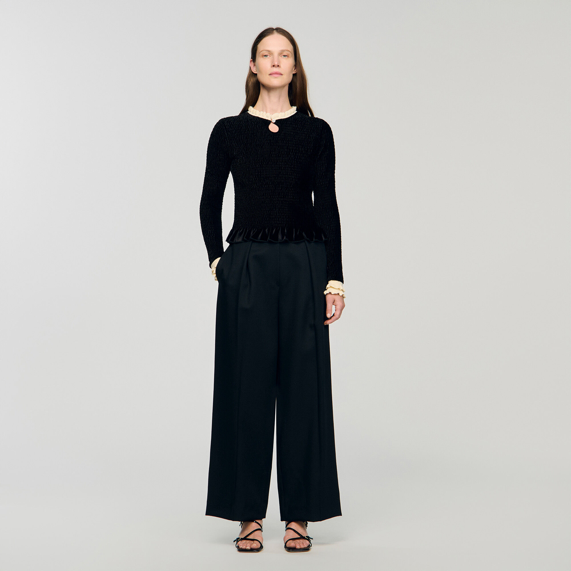 Smocked T-Shirt : T-shirts color Black / Ecru