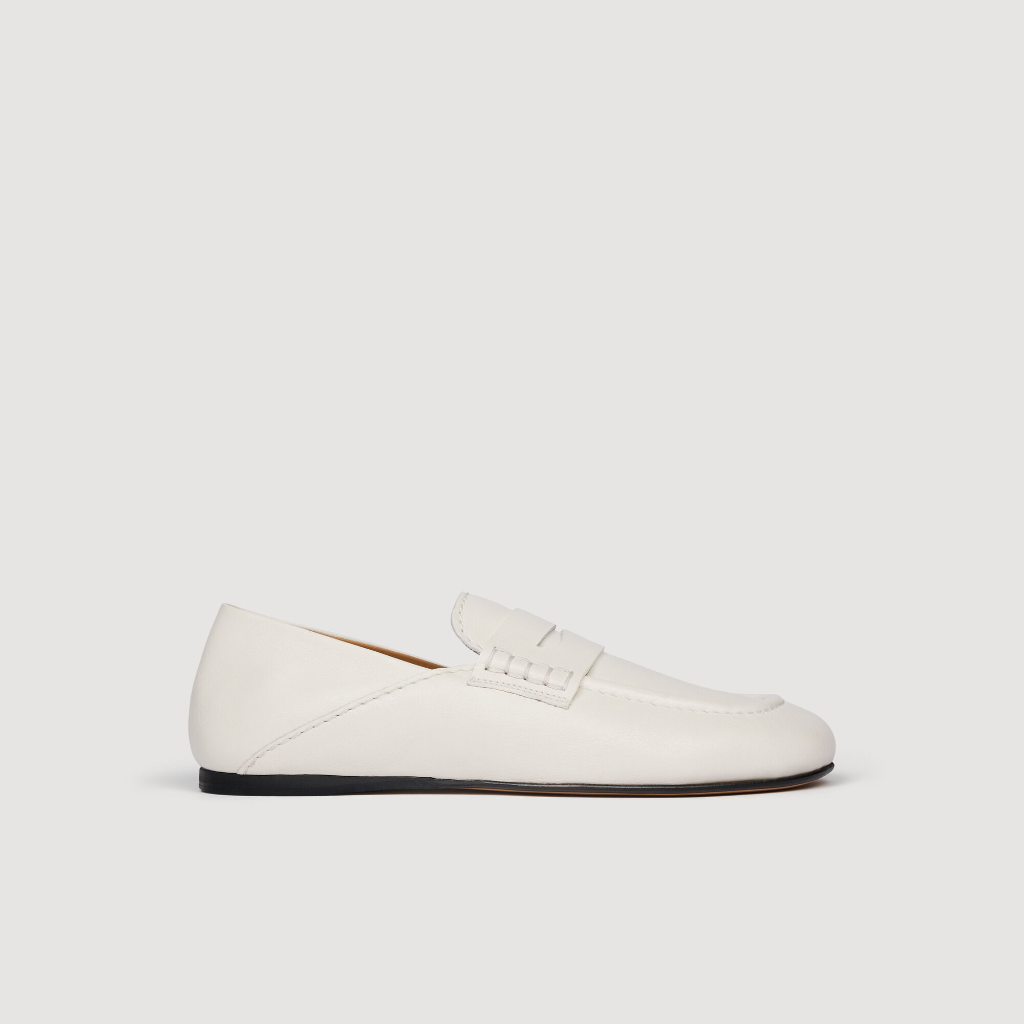 Leather Loafers : Loafers color white