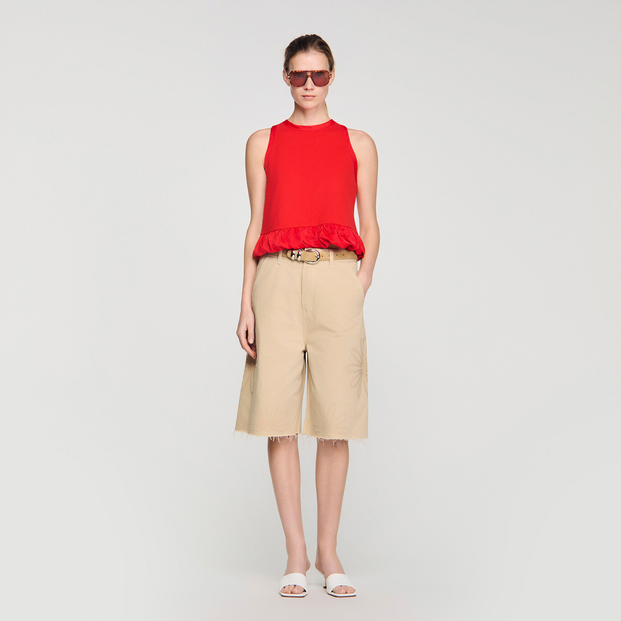 Ruffle Top : T-shirts color white