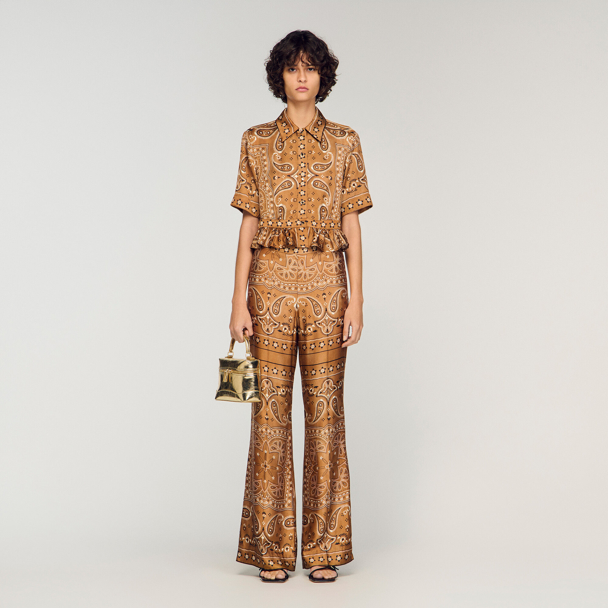 Bandana Print Cropped Shirt : Shirts color Brown / Black