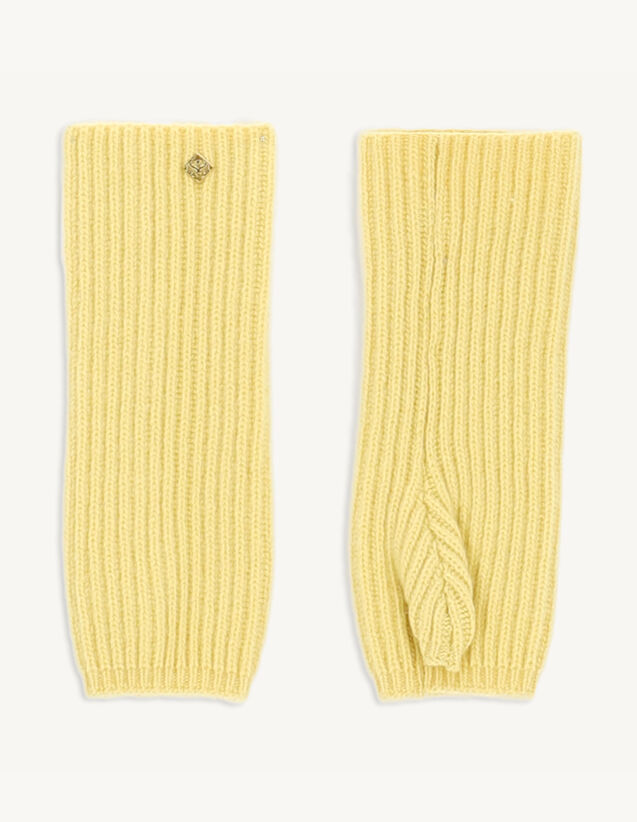 Woollen Mittens : The monochromatic color Light Yellow