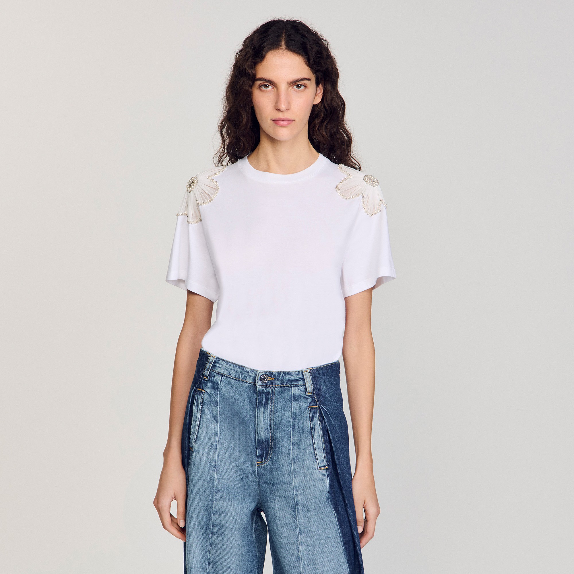 【SANDRO】 Floral Embroidery Tee Floral embroidery T-shirt black / gray For Women | Sandro Paris