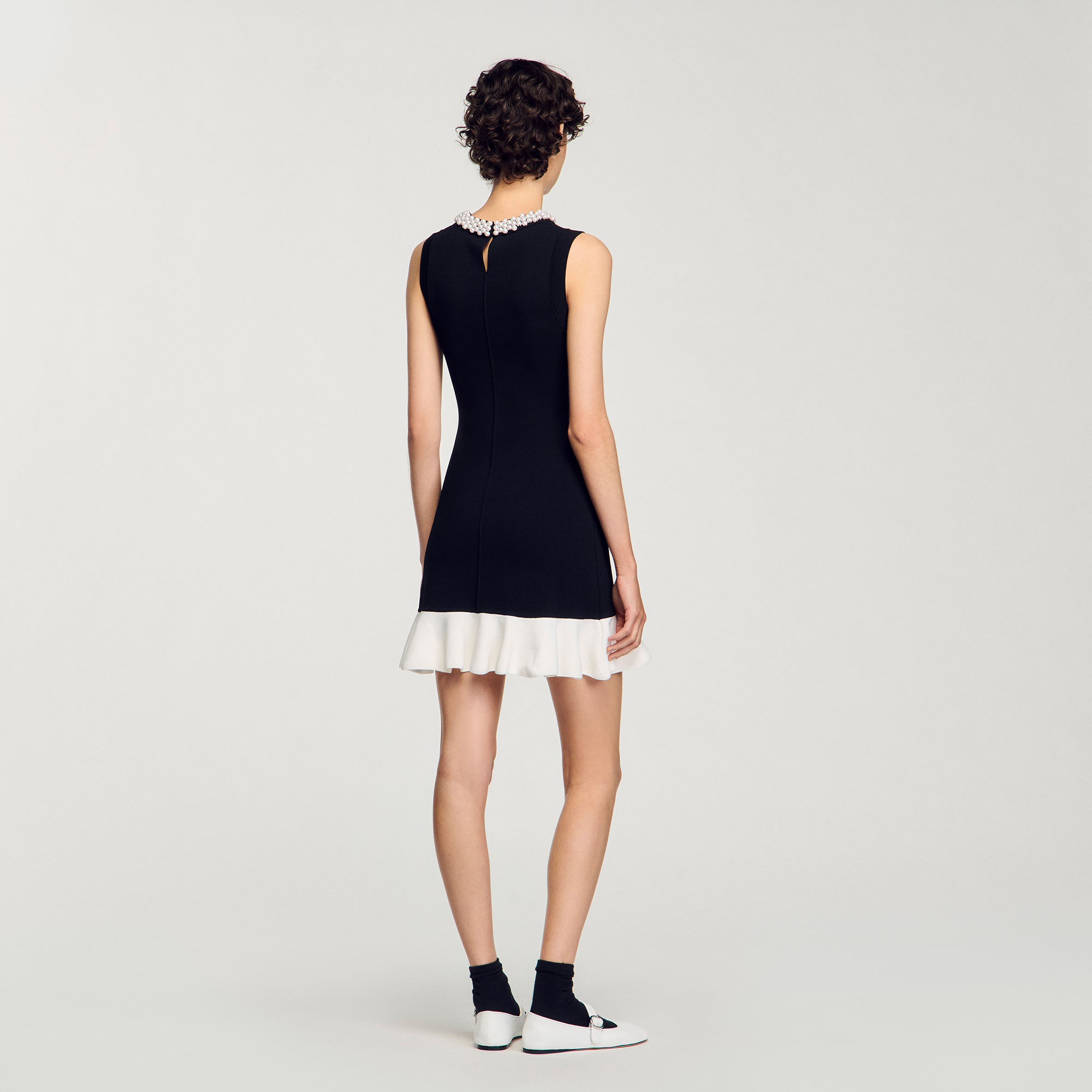 Sandro Paris✨パール　ニットワンピース　刺繍　超美品　ブラック Short Knit Dress With Beaded Neck - Dresses - Sandro-paris.com