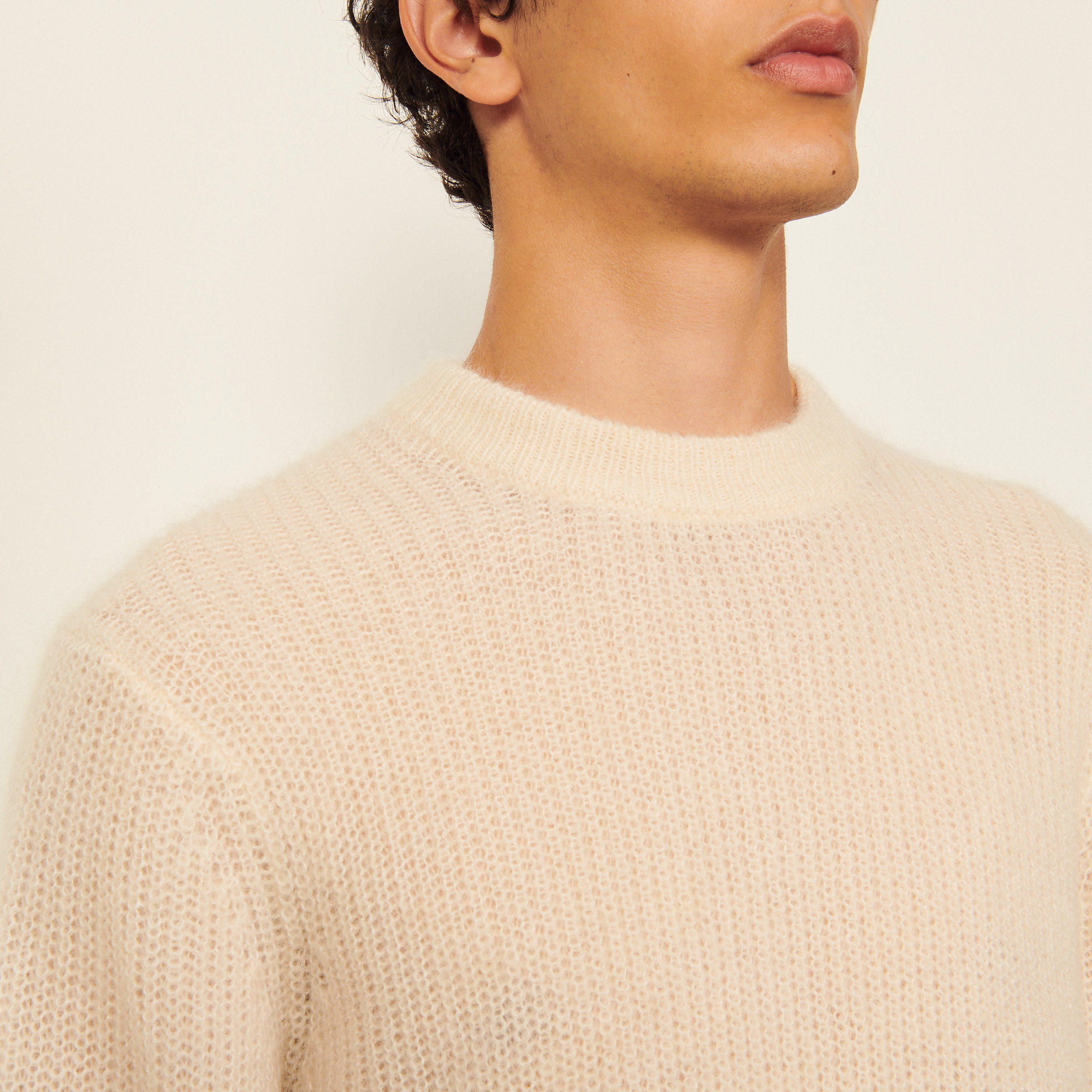 polo round neck
